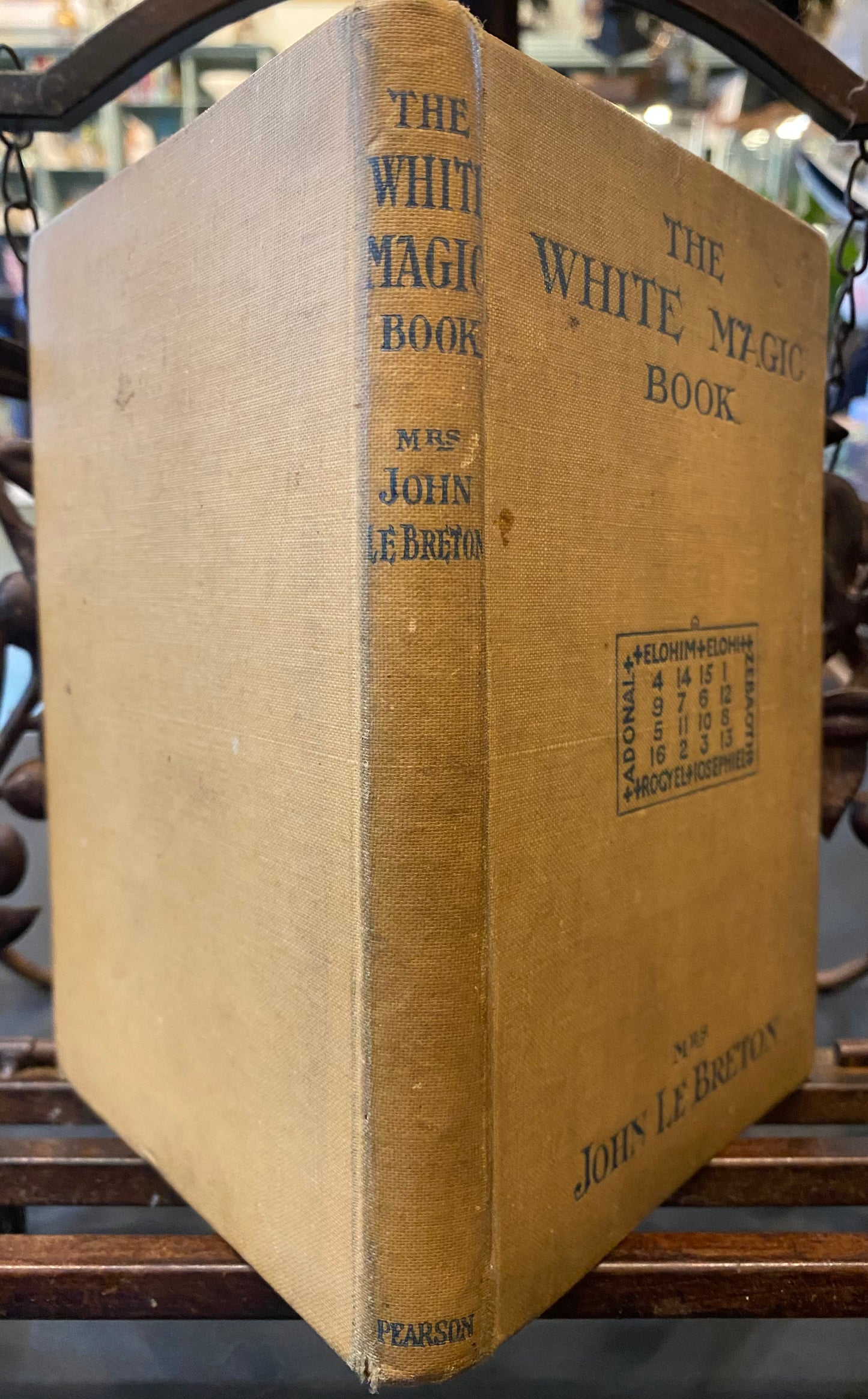 The White magic Book by Mrs John Le Breton - First Edition 1919