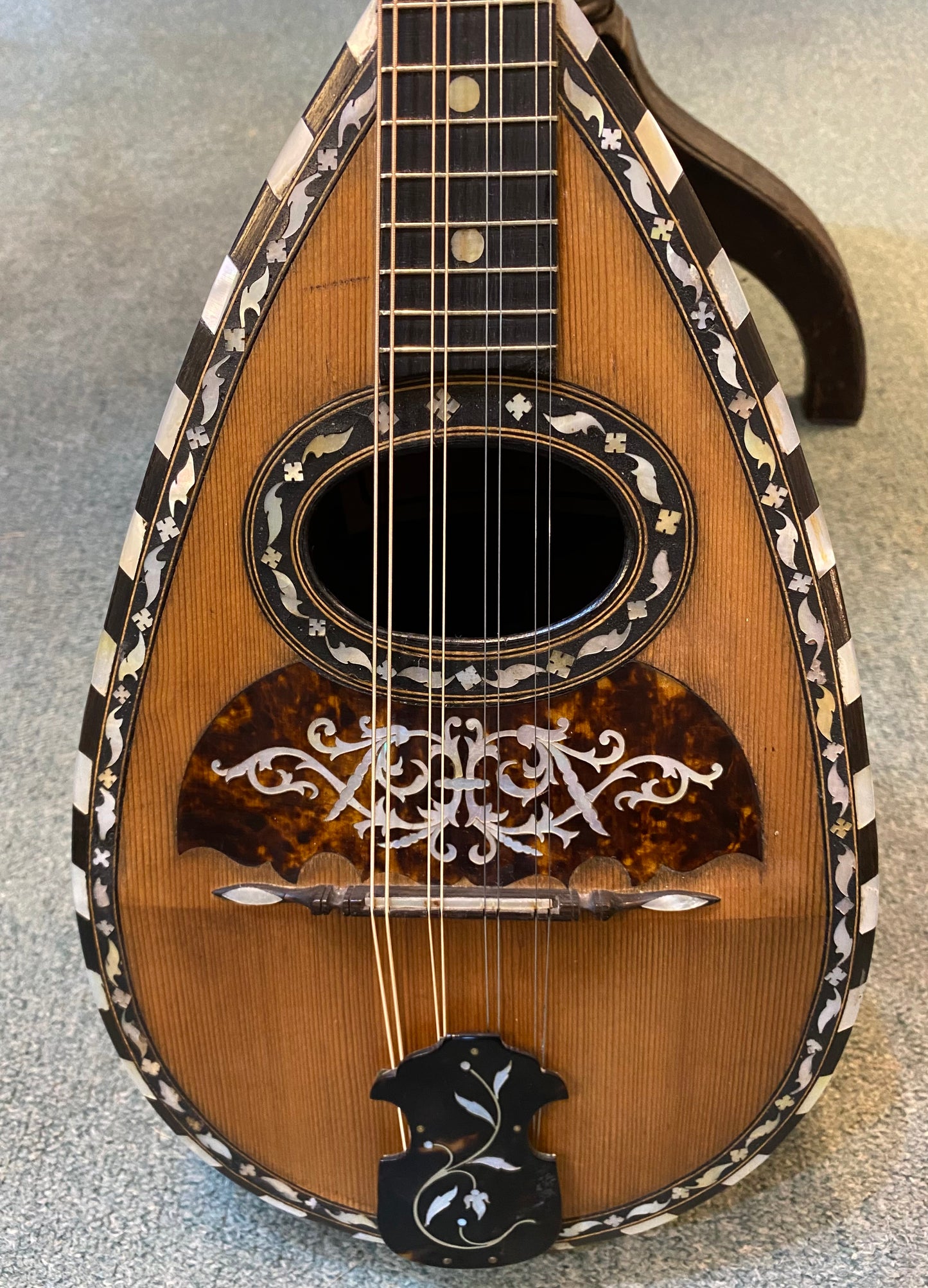 Italian Bowl Back Mandolin c1920s