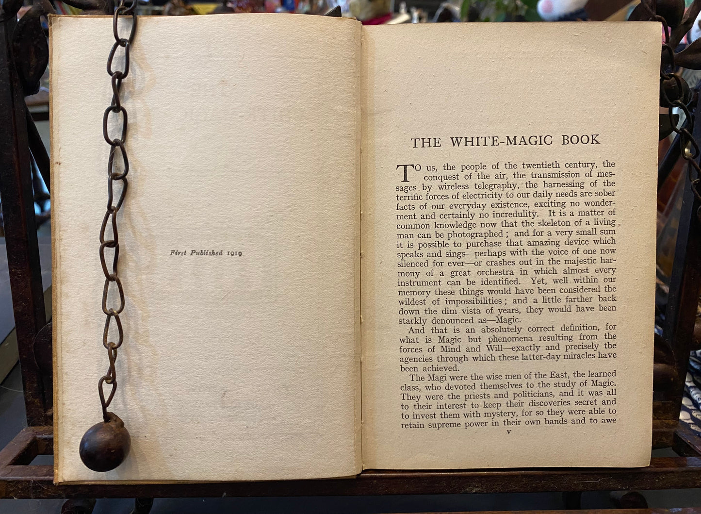 The White magic Book by Mrs John Le Breton - First Edition 1919