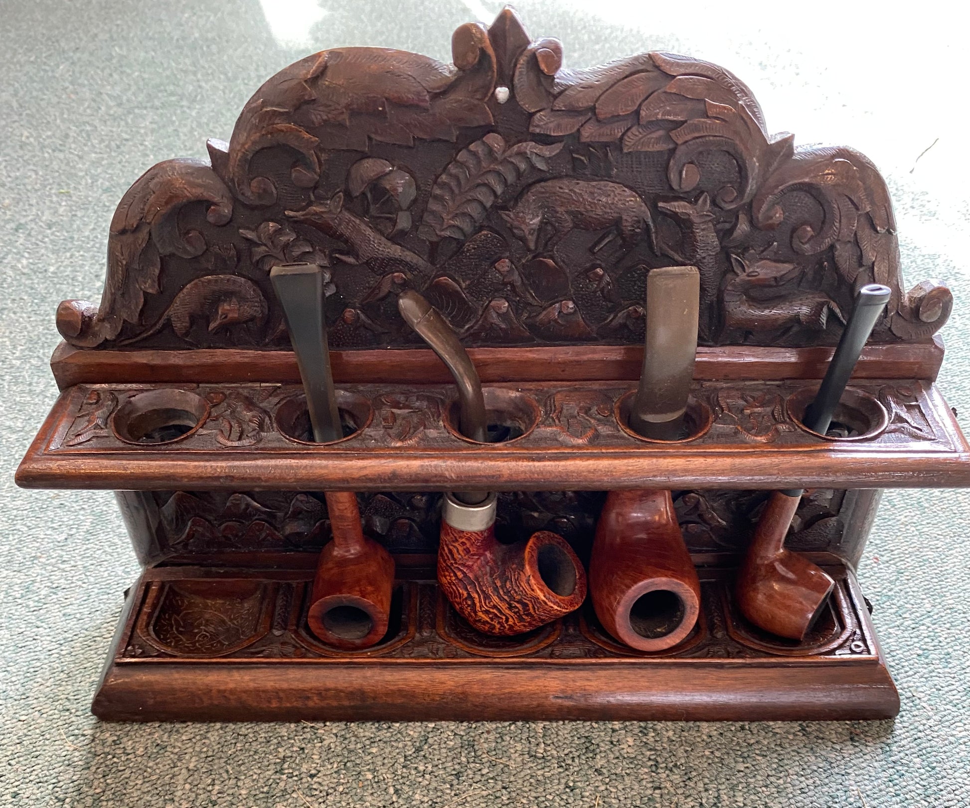 Hand Carved Wooden Smokers Pipe Rack