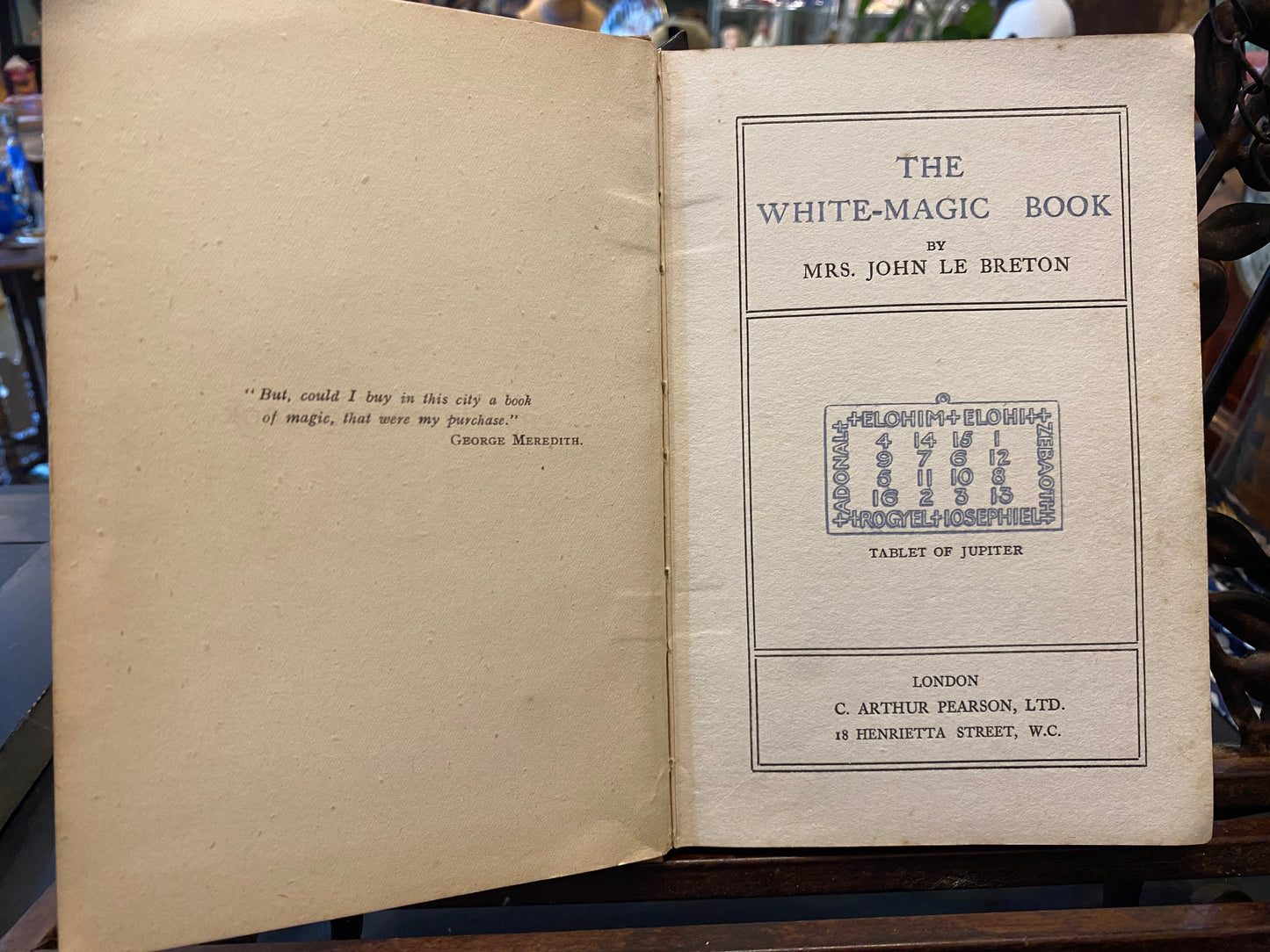 The White magic Book by Mrs John Le Breton - First Edition 1919